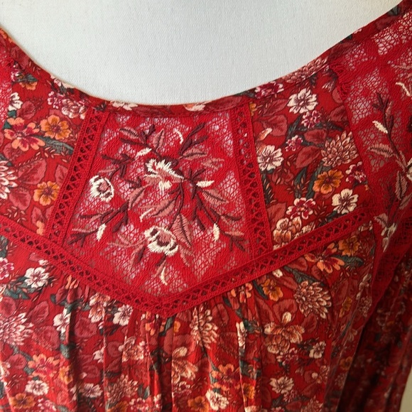 Mason&Belle Tempest Lace Detail 3/4 sleeve Red Floral Size Large Blouse - Picture 5 of 8